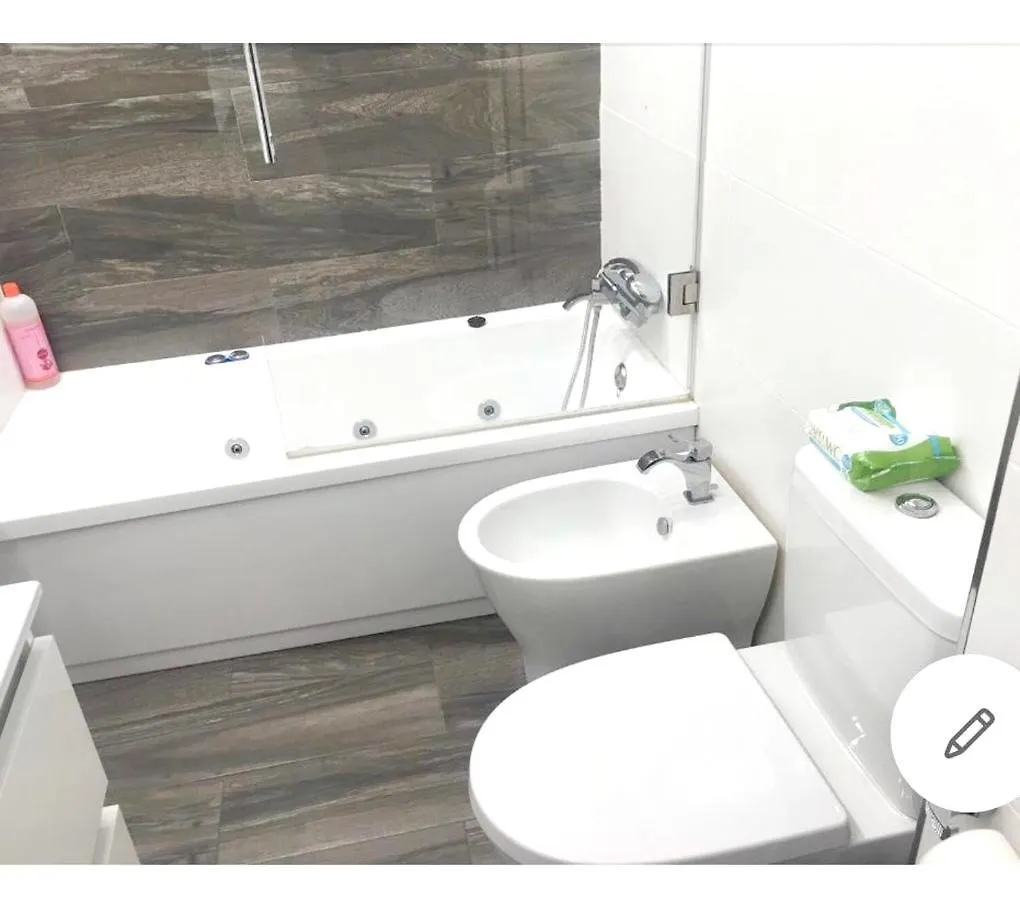 Almeria City View Apartment: Jacuzzi, Terrace & Beach Proximity Apartment