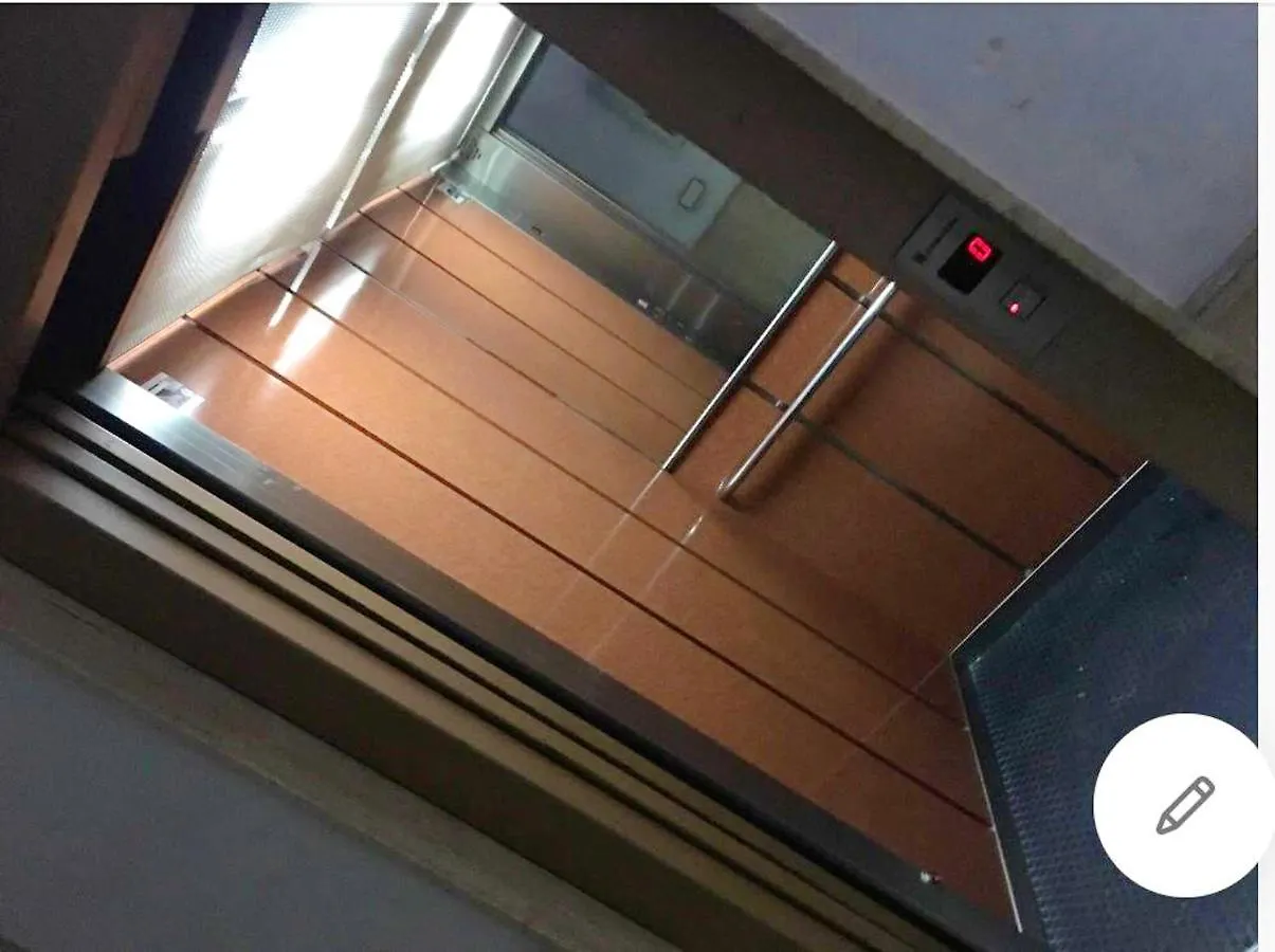 Almeria City View Apartment: Jacuzzi, Terrace & Beach Proximity