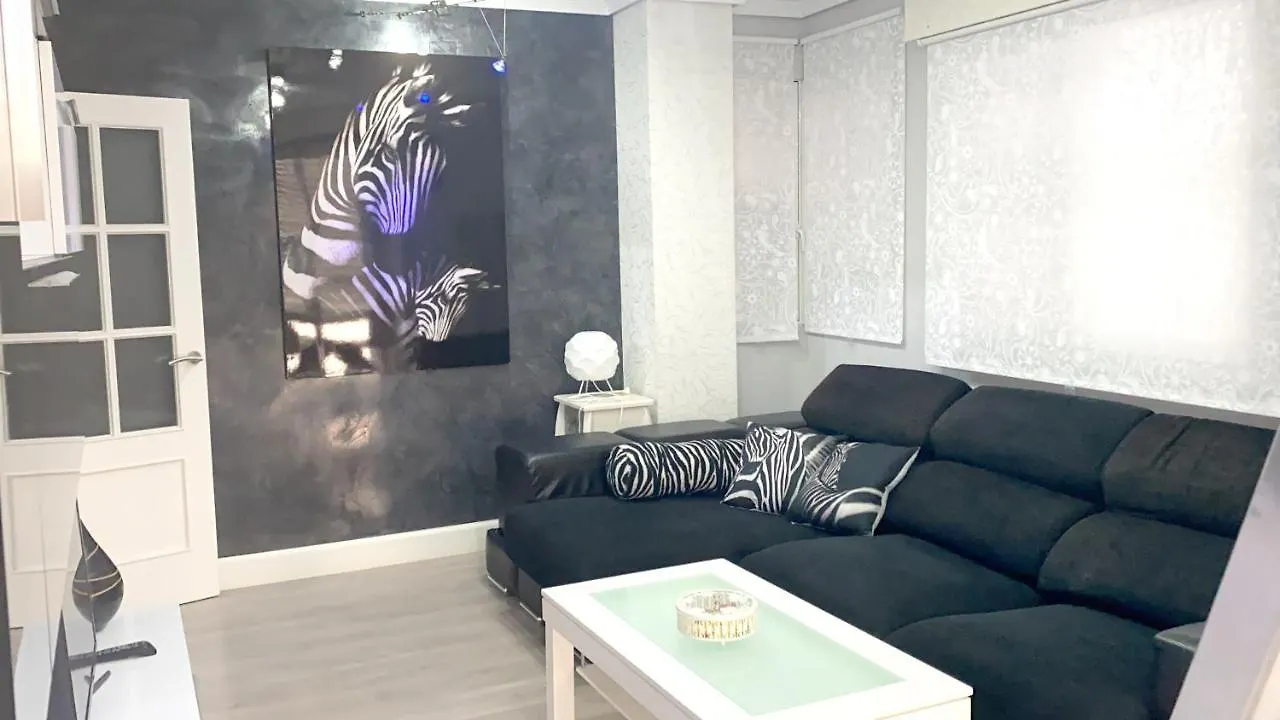 Almeria City View Apartment: Jacuzzi, Terrace & Beach Proximity